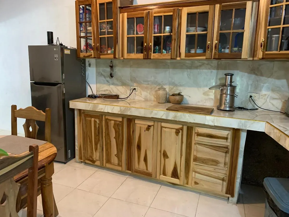 Robin Hood Guest House Port Antonio