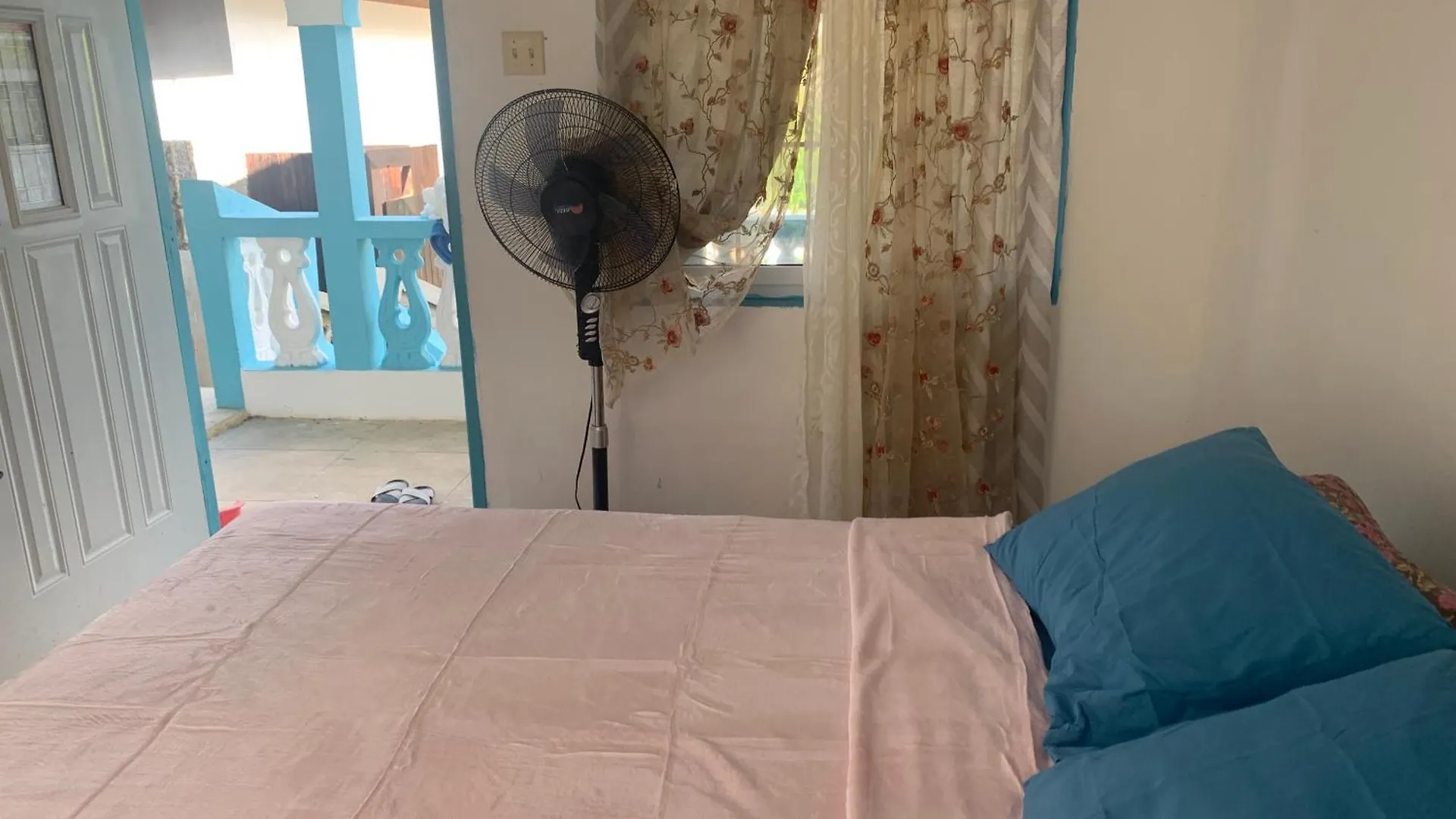Robin Hood Guest House Port Antonio